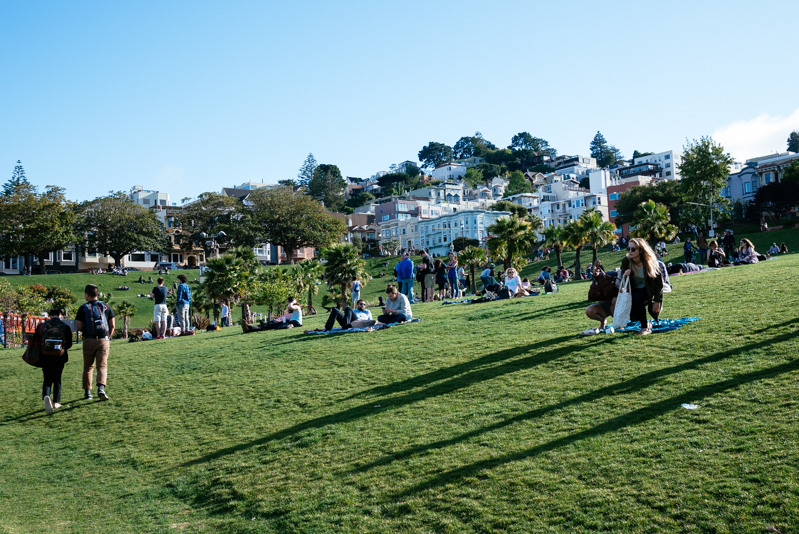 San-Francisco-Travel-Guide-Mission-Dolores Park-Hill